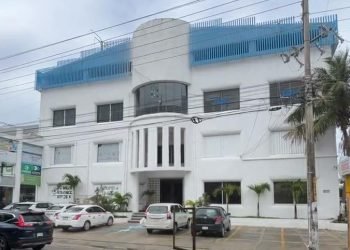 Denuncian presunto intento de robo en óptica de Playa del Carmen