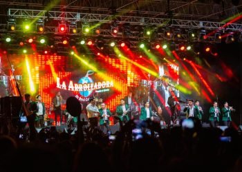PLAYA DEL CARMEN: Más de 25 mil personas disfrutan concierto de la Arrolladora Banda El Limón