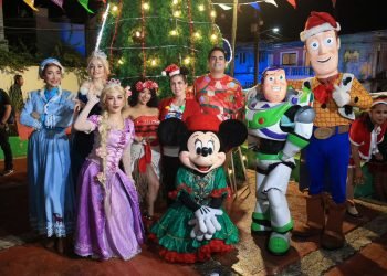 Atenea celebra la Navidad en Isla Mujeres