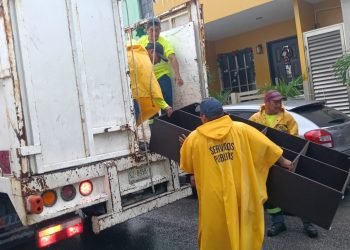 Refuerzan programa de descacharrización en Isla Mujeres por fiestas decembrina