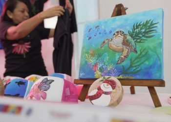 Impulsan empoderamiento femenino con cursos de capacitación en Isla Mujeres