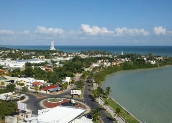 Inician negociaciones para ampliar beneficios fiscales a Chetumal y Cozumel
