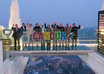 RIU PLAZA: Develan letras de Cancún en hotel de cadena española