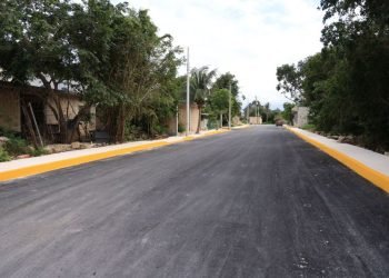 Entregan obras de pavimentación en colonia Oasis en la Zona Continental