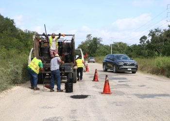 RUMBO A HOLBOX: Bachean la carretera San Ángel-Solferino