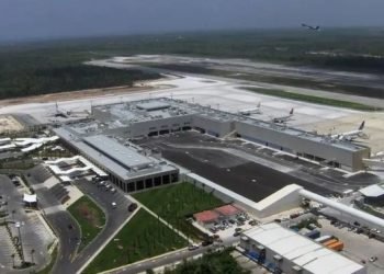 Llaman hoteleros a resolver problemáticas en aeropuerto de Cancún