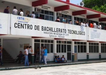 Ofrece Ifeqroo apoyo para proyectos en escuelas de nivel medio superior