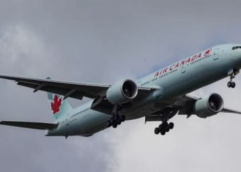 POR FALLA MECÁNICA: Vuelo a Canadá regresa al aeropuerto de Cancún
