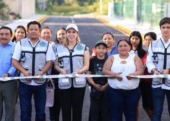 Entregan nueva calle y andador en la Zona Urbana de Ciudad Mujeres