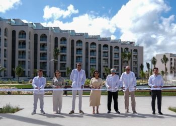 Inaugura Mara Lezama nuevo hotel en Costa Mujeres
