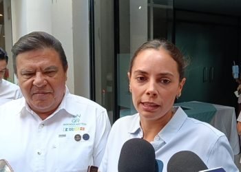 Alcaldesa y náuticos dialogan sobre permisos, seguridad y manejo de recursos