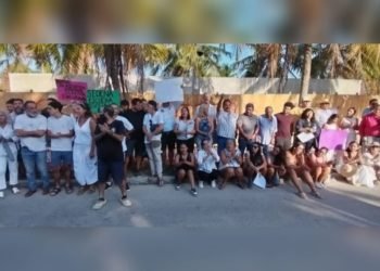 CLAUSURA SIMBÓLICA: Protestan contra construcción de hotel de Sedena en Bacalar