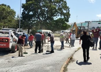 Repavimentan  calles de la “Glorieta a la Historia de México”, frente a la terminal camionera de ADO