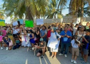 Protestas en Bacalar contra obra de la Sedena: exigen transparencia