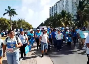 Realizan caminata para concientizar sobre el autismo