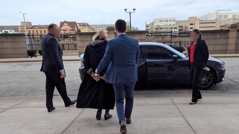 FBI arresta a jueza en EE.UU.