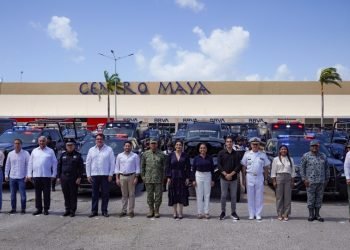 | CAMINOS DEL MAYAB | Estefanía se abre paso