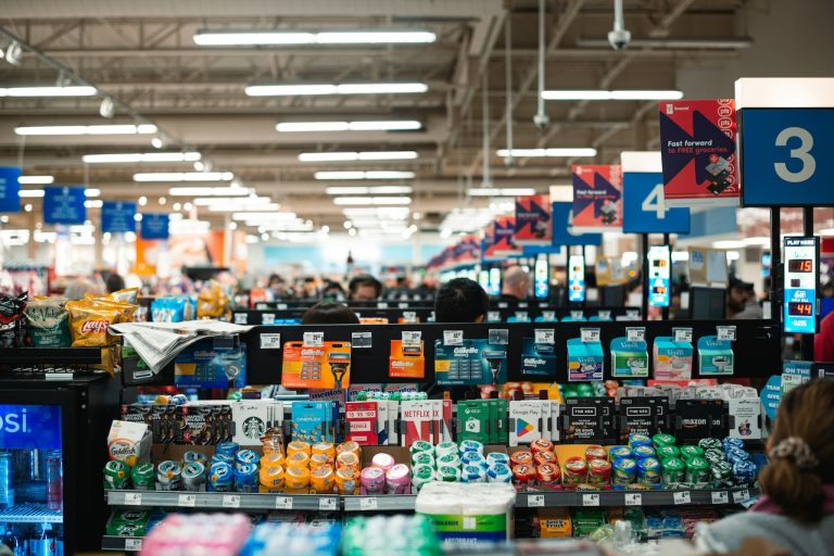 Mexicanos cambian hábitos de compra por precios altos