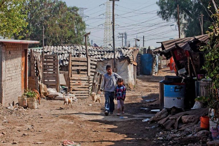 México lidera en reducción de pobreza en AL