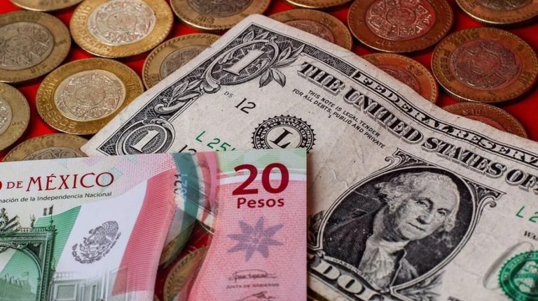 Peso mexicano se aprecia frente al dólar