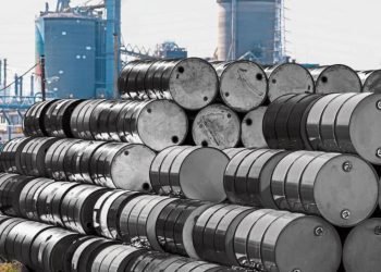 Petróleo cae por tensiones comerciales