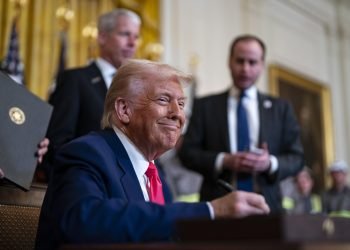 Trump suspende aranceles