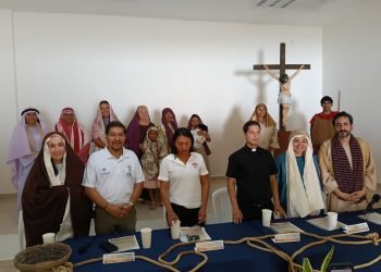 Alistan viacrucis en escenario 360° en playa Delfines