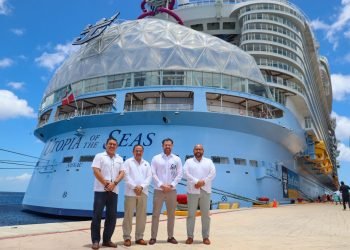 Cozumel recibe al segundo crucero más grande del mundo