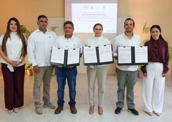 Firma Ana Paty Peralta convenio para estudio de cuerpos de agua