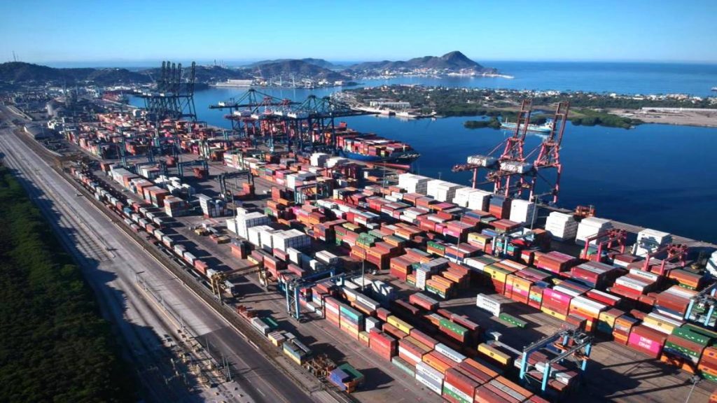 Aduana de Manzanillo al borde del colapso