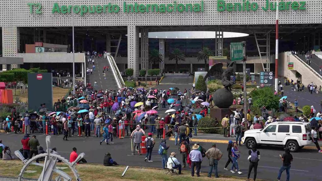 Caos en el AICM