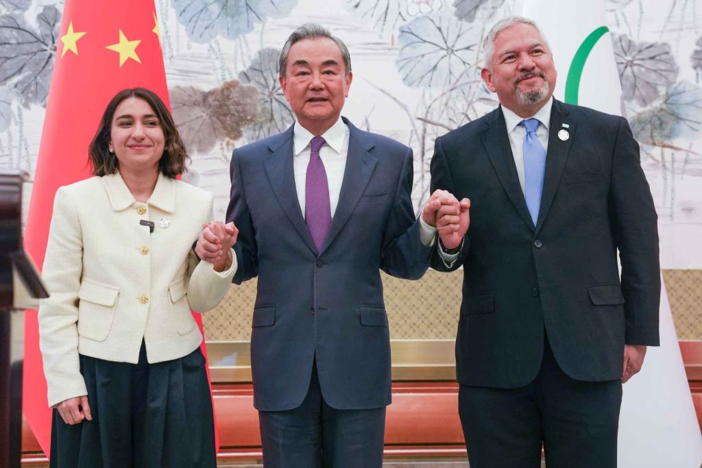 China y Celac acuerdan 100 proyectos