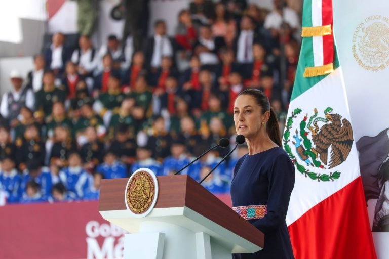 Claudia Sheinbaum defiende el futuro libre de México