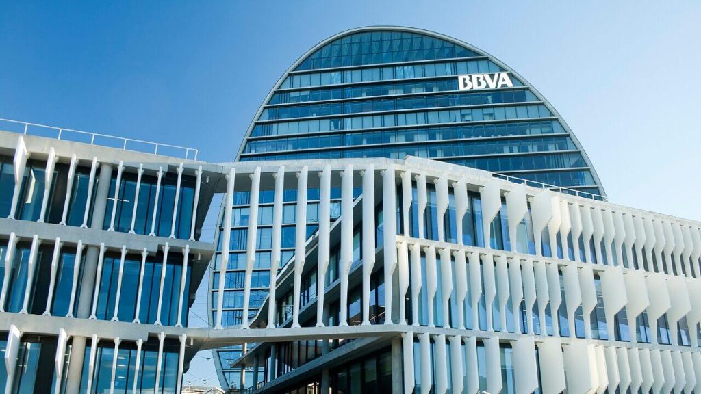 Impuesto a remesas: injusto y peligroso, alerta BBVA en análisis