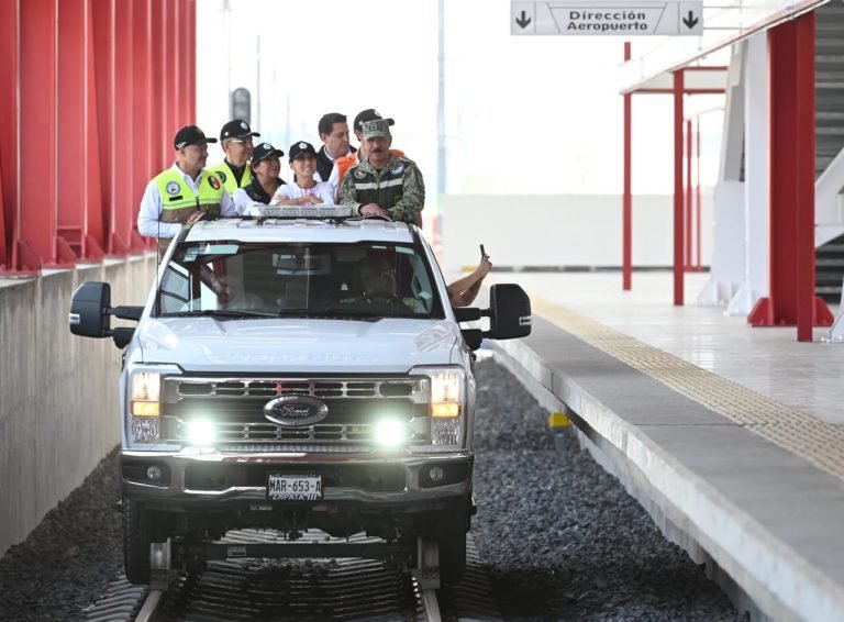 Tren suburbano: Sheinbaum supervisa avances de la obra al AIFA
