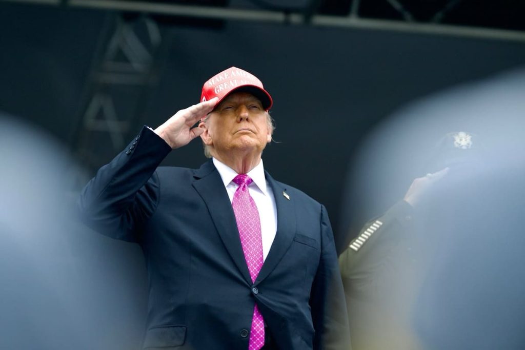 Trump "libera" al ejército de EE.UU.