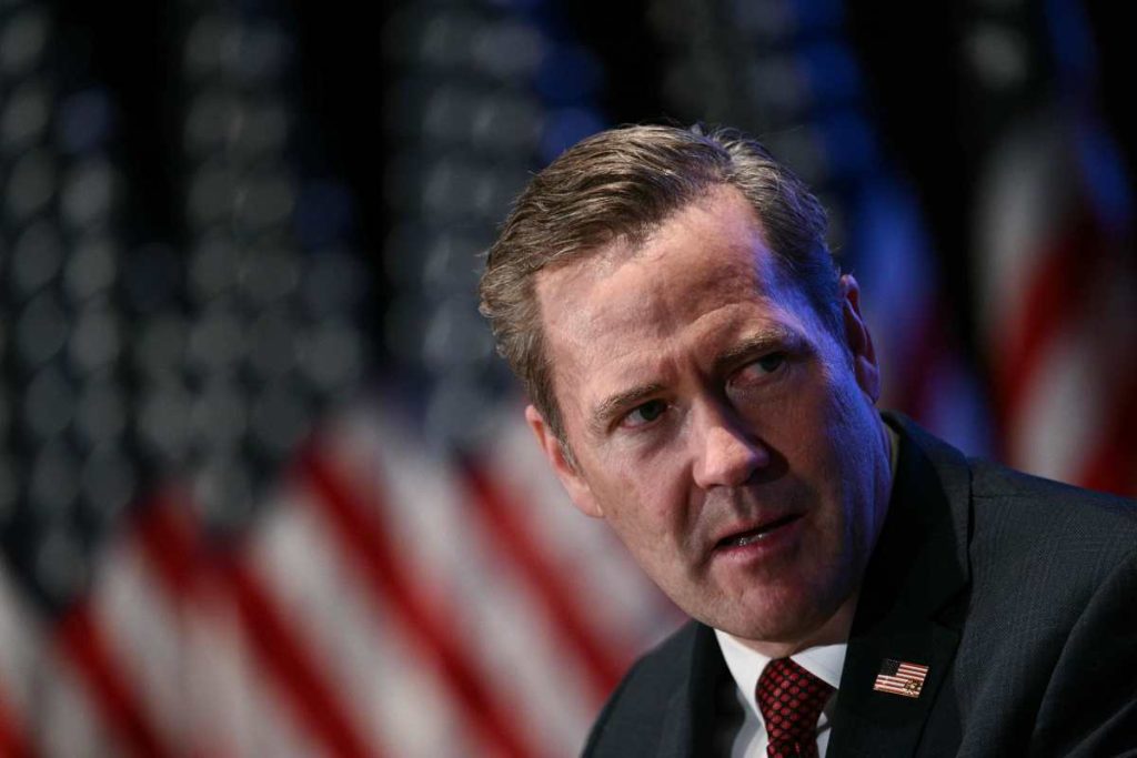 Trump remueve a Mike Waltz por filtraciones y lo envía a la ONU como castigo
