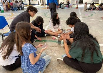 Denuncian cobros obligatorios en escuelas públicas por festejo del Día del Niño