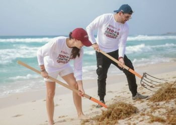 Encabeza Ana Paty limpieza simultánea de playas