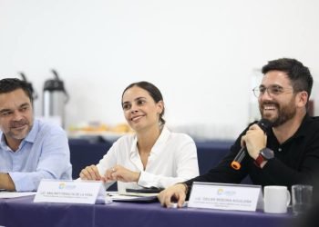 Convoca Ana Paty Peralta a hoteleros a redoblar lucha contra el sargazo