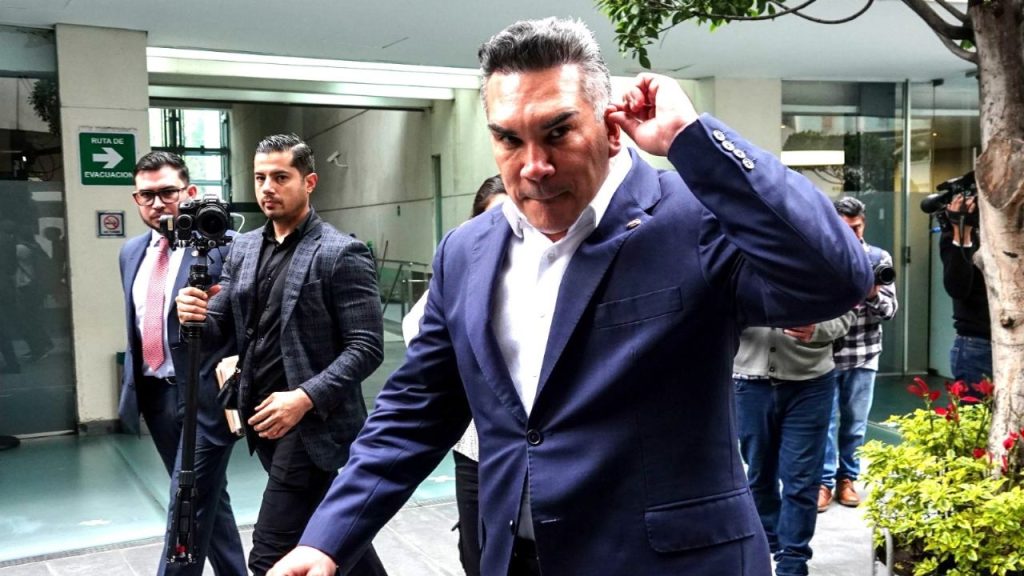 Alejandro Moreno y PRI critican movilización, exigen diálogo con EU
