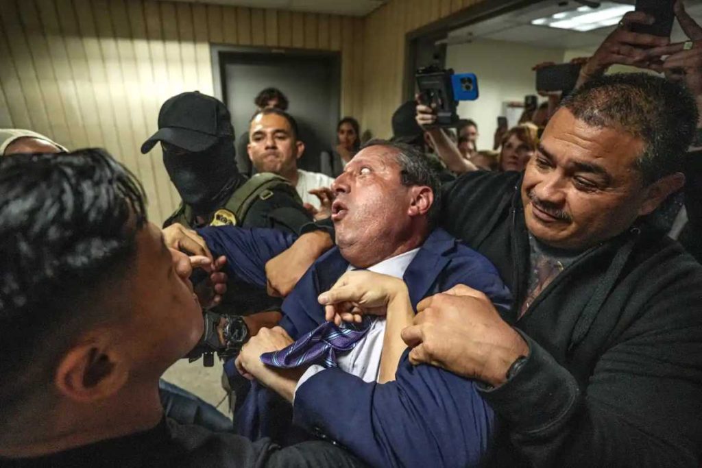 Arresto de Brad Lander en tribunal de inmigración en Nueva York
