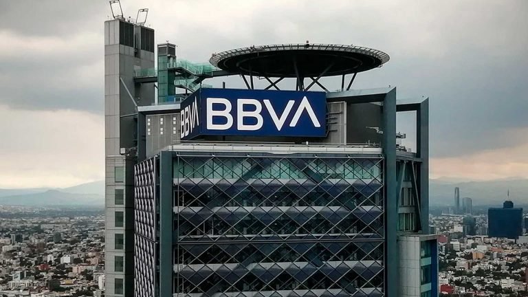 BBVA México ajusta pronóstico PIB