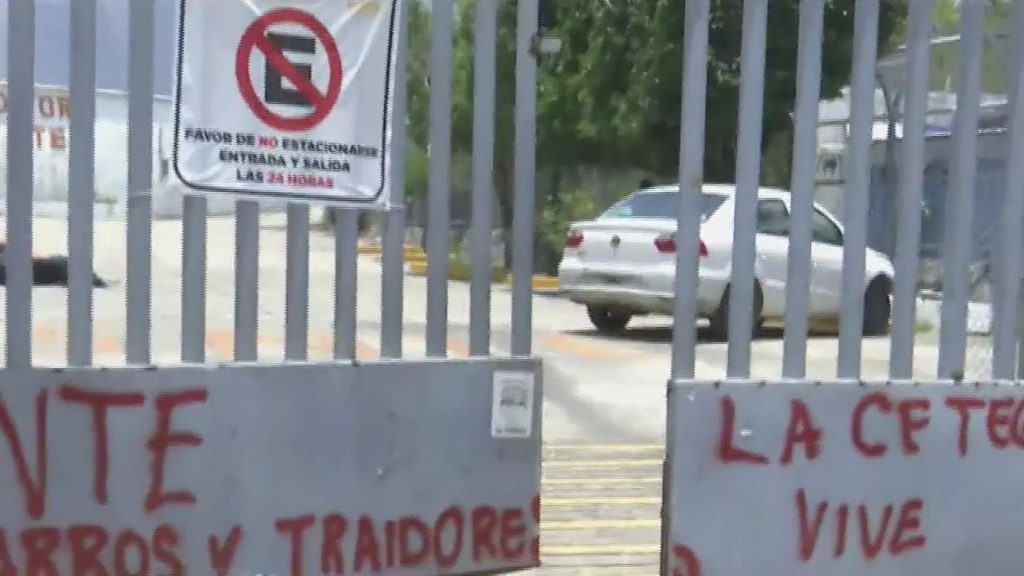 CETEG Guerrero: Irrupción y destrozos en sede del SNTE