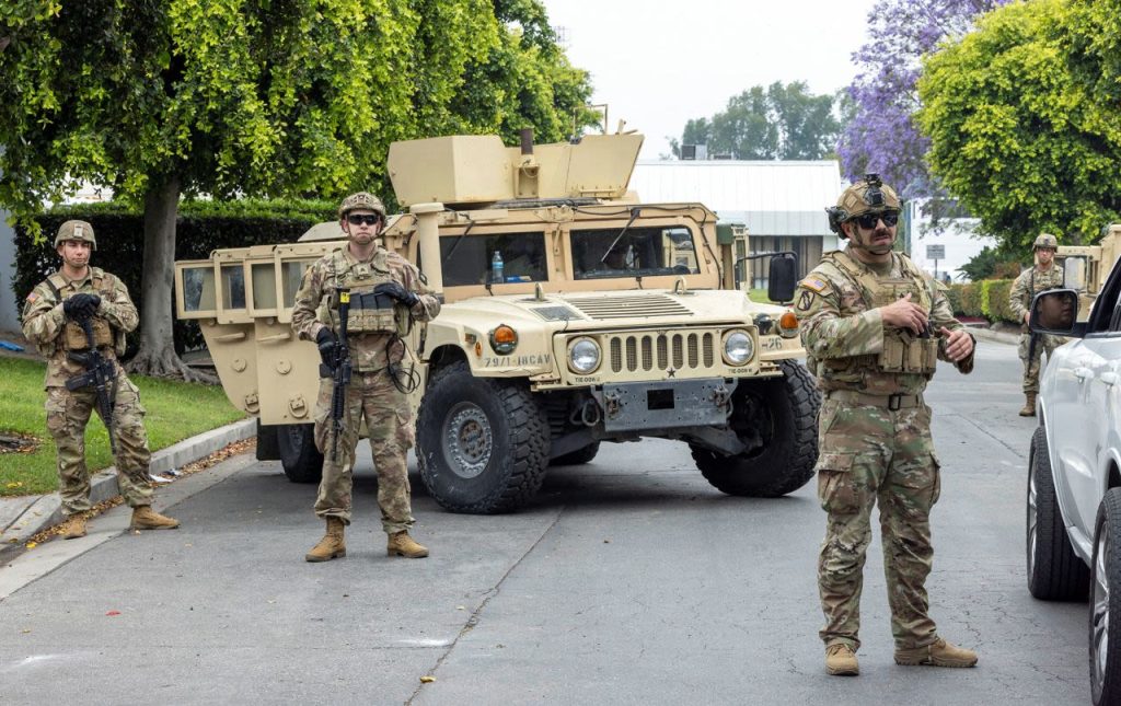 Despliegue militar en Los Ángeles: Protestas por redadas migratorias intensifican crisis