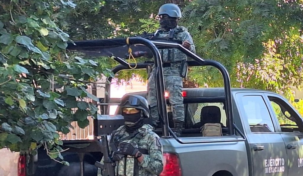 Enfrentamiento Culiacán: Ejército detiene civiles y asegura arsenal