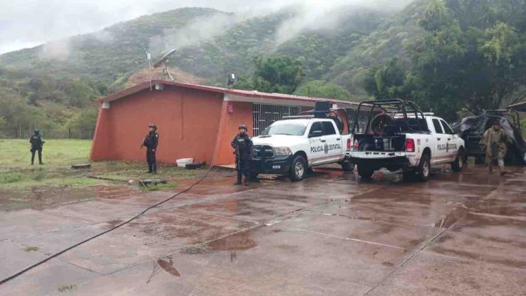 Familia Michoacana en puerto de Las Ollas: Atacan a familias, piden ayuda a presidenta