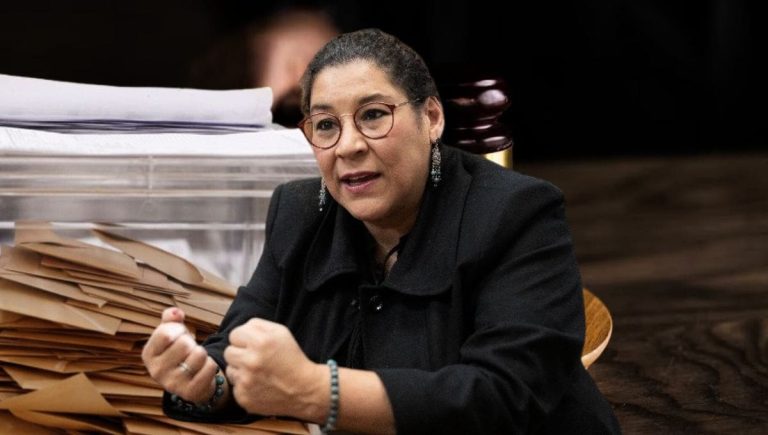 Lenia Batres acusa SCJN
