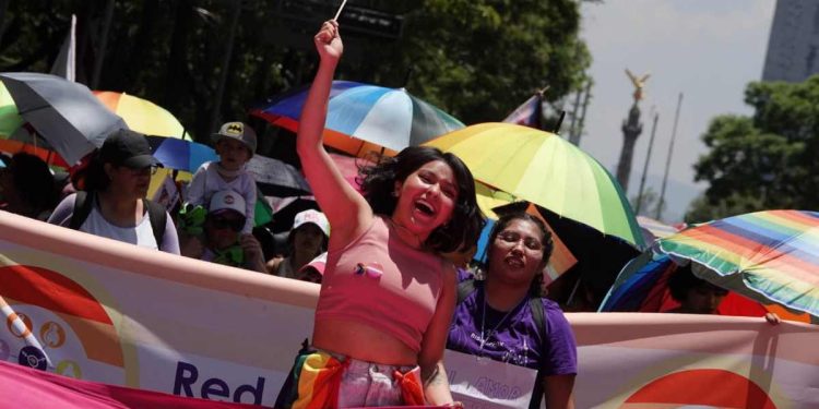 Marcha Lencha en CDMX exige justicia y vidas libres de violencia