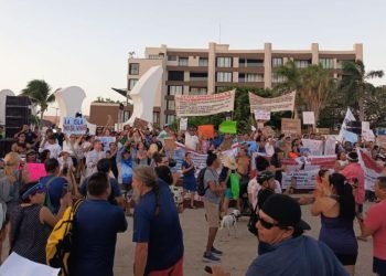 Nueva protesta contra cuarto muelle en Cozumel